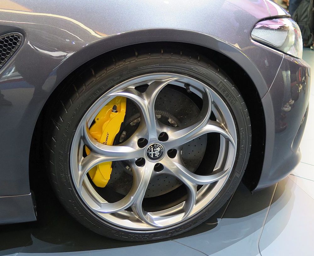 Cerchi in lega DA 19 ORIGINALI ALFA ROMEO GIULIA VELOCE differenziati COD ANT: 156119164 COD POST: 156131644.