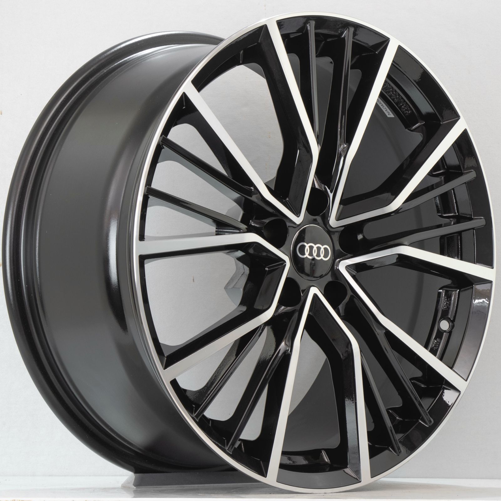 MAK - UNION 19"- BLACK MIRROR