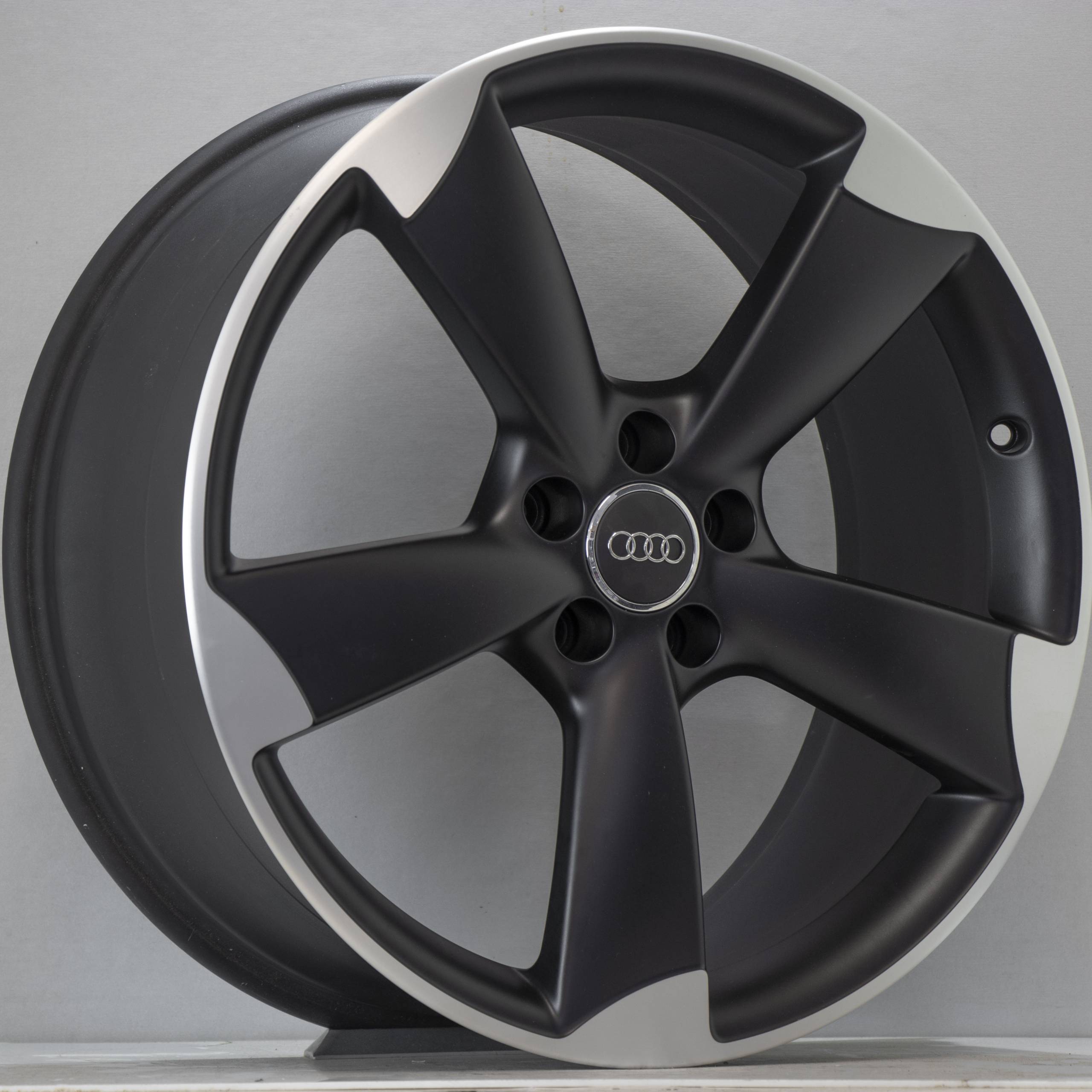 CERCHI IN LEGA DA 20 ORIGINALI AUDI ROTOR 460601025AC - immagine 2