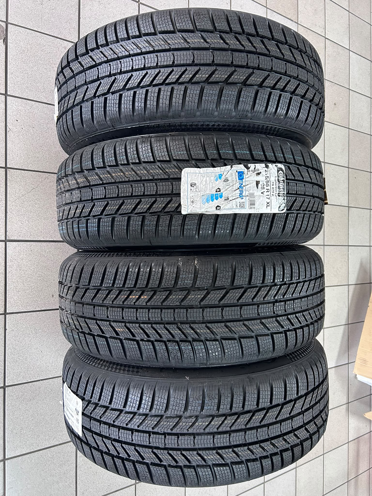 cerchi in lega originali VW T-Roc 17 2GA601025M pneumatici Continental
