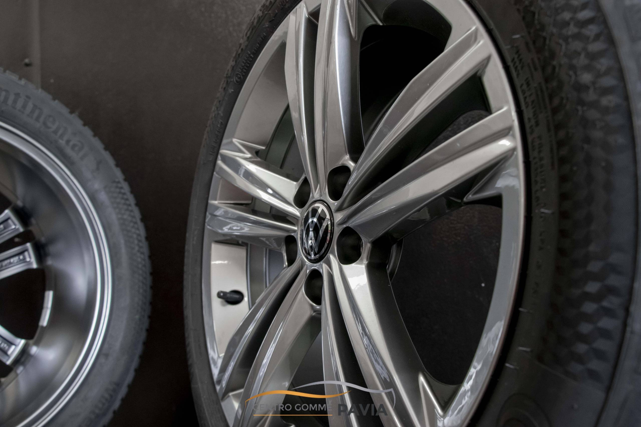 cerchi in lega originali VW T-Cross 17 2GM601025G pneumatici Continental